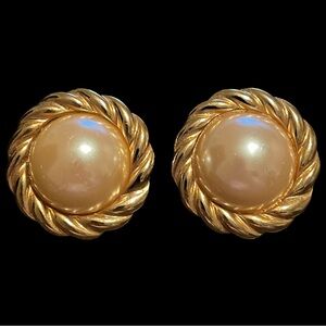 Vintage Clip On Earrings